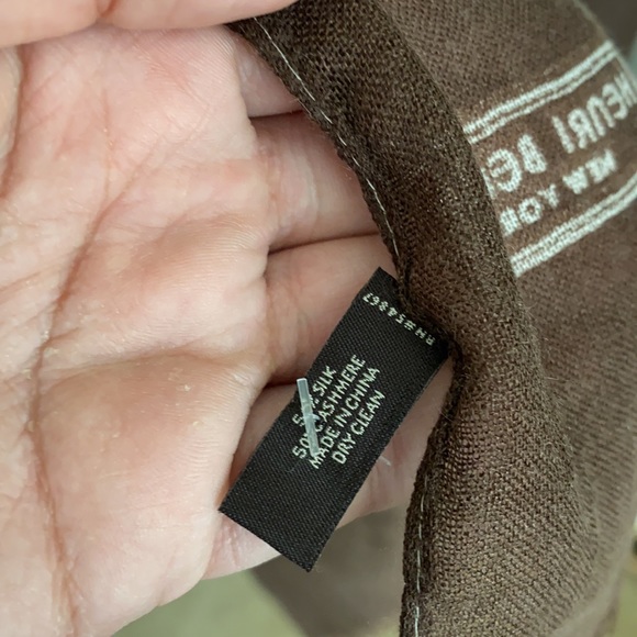 Henri Bendel scarf brown and cream - Picture 5 of 6